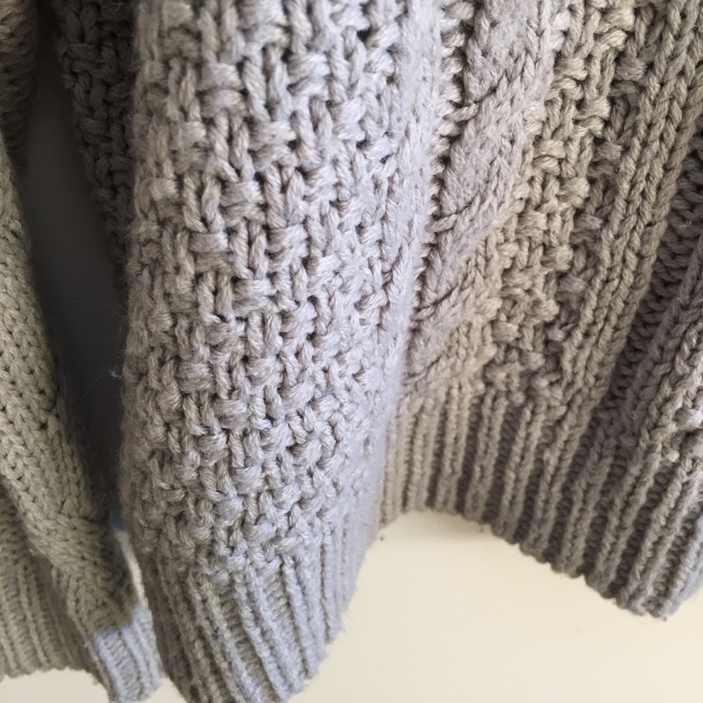 ❗️SOLD ❗️EURO Vero Moda Cable Knit Sweater - Picture 6 of 7